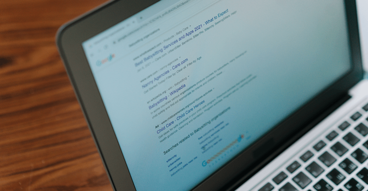 Google libera novamente IA premium de graça para estudantes